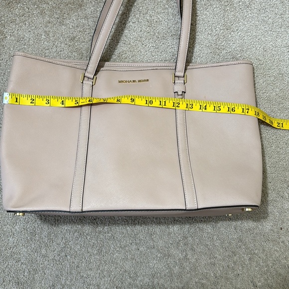 Michael Kors Large Handbag Tan Light Pink Color EUC - Picture 8 of 11